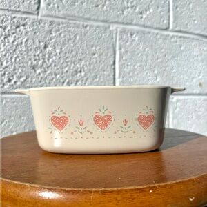 vintage Corning Ware1.5 L casserole in the "Forever Yours" pattern